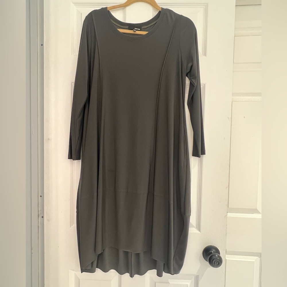 Flattering dress in khaki green color. Comfortable, light and in a great length